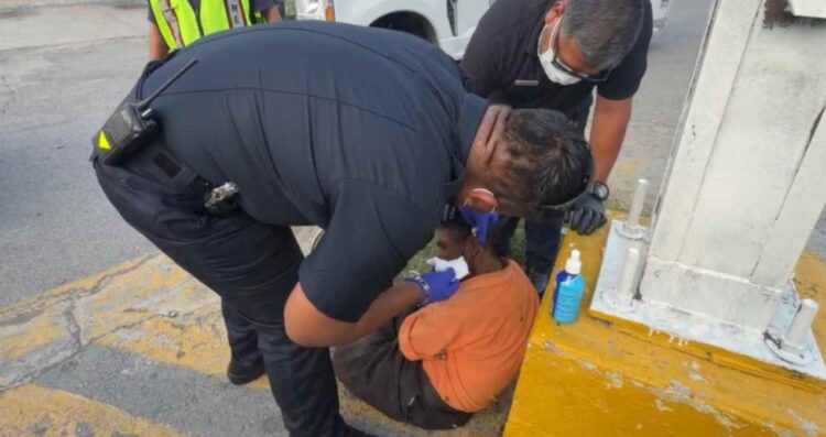 Hombre pasado de copas cae de su propia altura y termina con fuerte herida en Nuevo Laredo, Tamaulipas