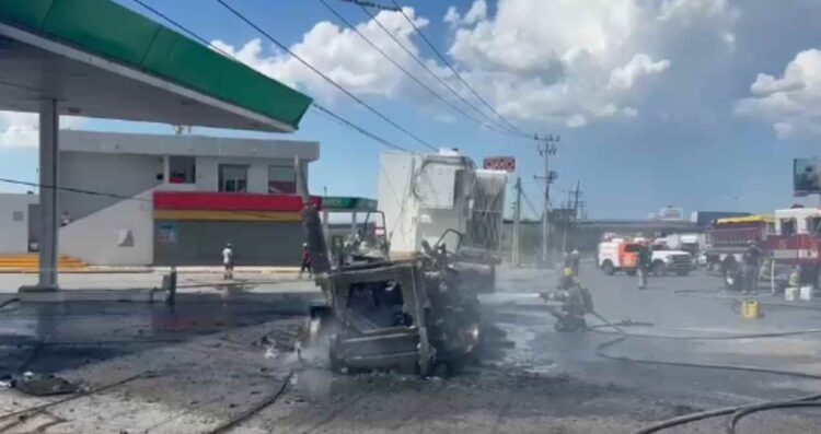 Incendio tractocamión en Apodaca