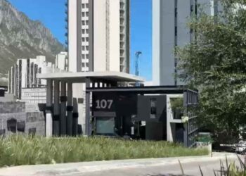 Indagan fallecimiento de una mujer tras visitar a su pareja en Santa Catarina, NL