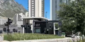 Indagan fallecimiento de una mujer tras visitar a su pareja en Santa Catarina, NL