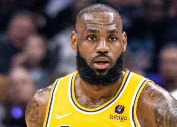 LeBron James deja a Lakers tras ocho temporadas