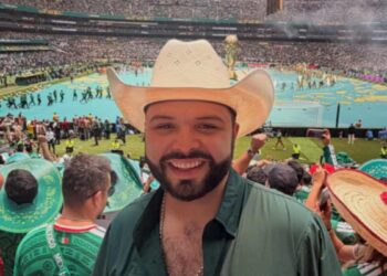 Leonardo Aguilar causa debate tras asistir al México vs Sudáfrica