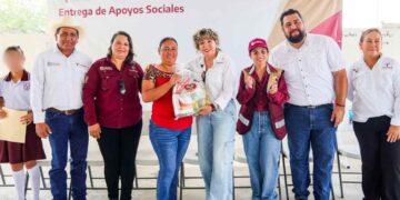Lleva SEBIEN paquetes alimentarios y Comedor de Bienestar a familias de San Carlos, Tamaulipas