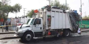 Localizan a hombre sin vida dentro de camión recolector en la Ciudad de México