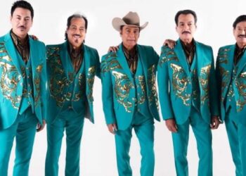 Los Tigres del Norte reviven su historia en la CDMX