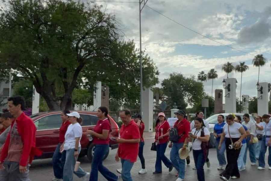 Maestros marchan en respaldo a la CNTE en Nuevo Laredo, Tamaulipas