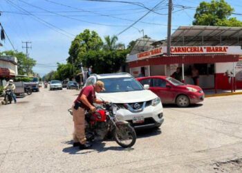 Mante motociclista lesionado