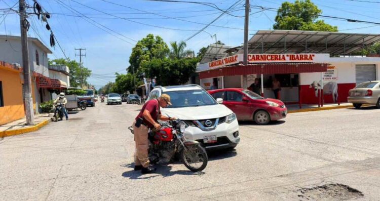 Mante motociclista lesionado