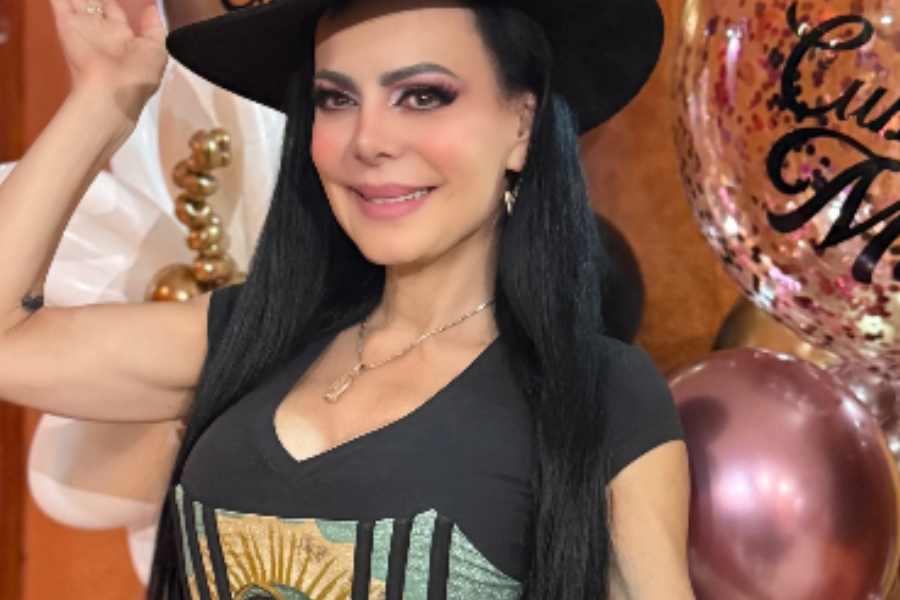 Maribel Guardia presume corsé guadalupano
