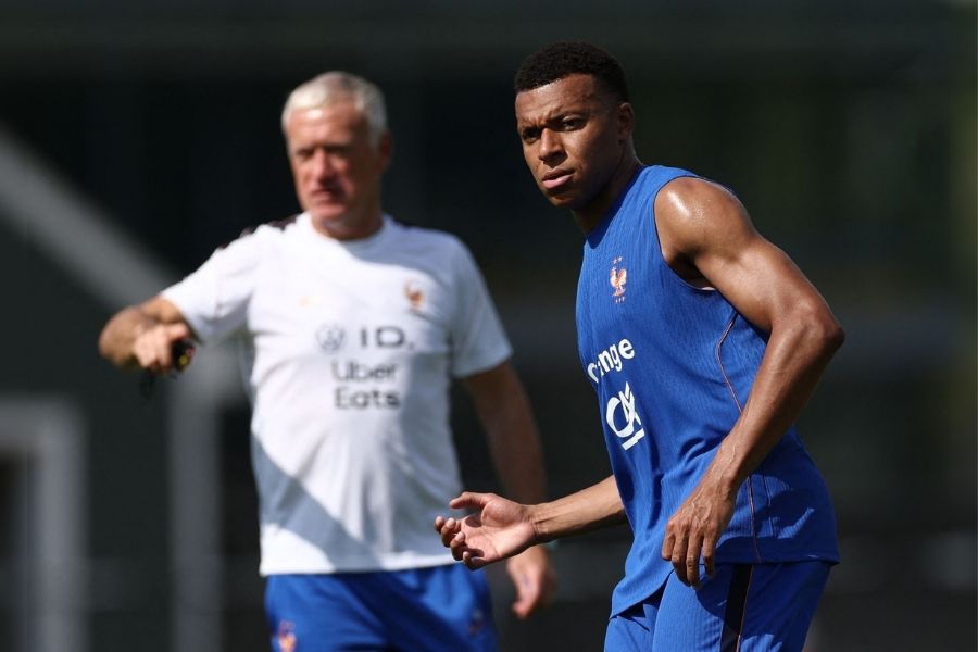 Mbappé defensa