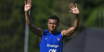 Mbappé defensa