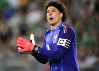 Memo Ochoa titular ante Sudáfrica