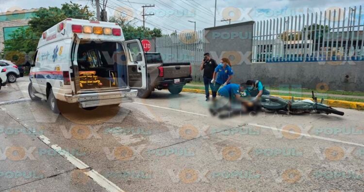 Motociclista queda lesionado al colisionar con una camioneta en Tampico, Tamaulipas