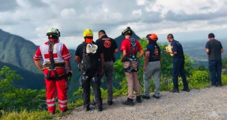Muere pareja tras caer en cuatrimoto a un barranco en Allende, Nuevo León