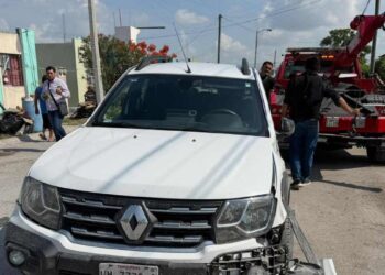 Mujer vuelca camioneta tras presunto cansancio en Matamoros, Tamaulipas