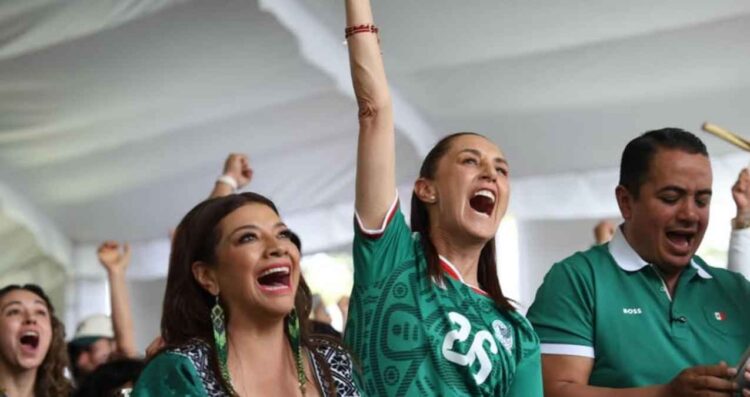 Mundial 2026 Así festeja Claudia Sheinbaum en el partido de México vs Sudáfrica