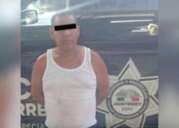 Policía de Monterrey vehículo robado