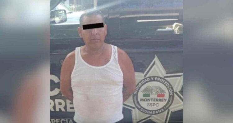 Policía de Monterrey vehículo robado
