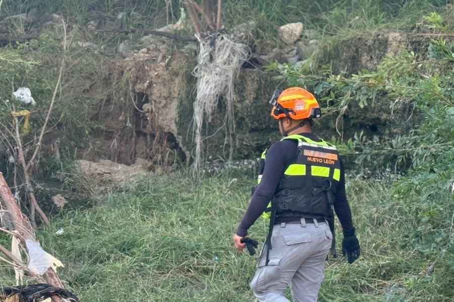 Reanudan búsqueda de menor desaparecido en canal de Monterrey, Nuevo León
