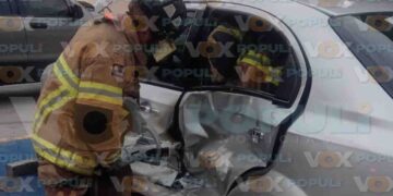 Rescatan a conductor atrapado tras choque en Tampico, Tamaulipas