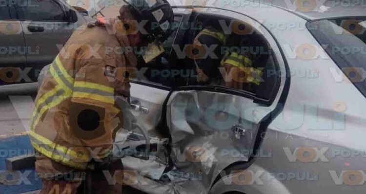 Rescatan a conductor atrapado tras choque en Tampico, Tamaulipas