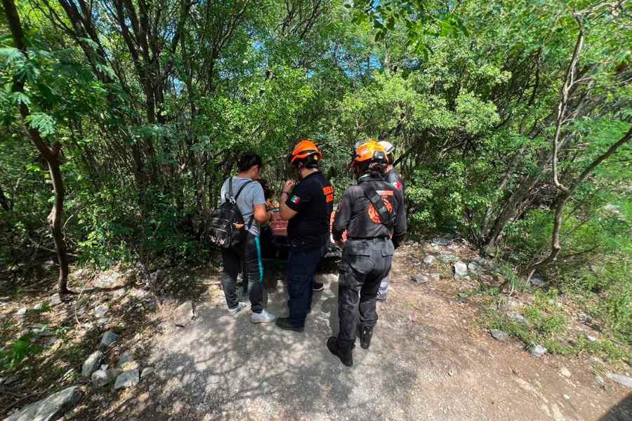 Rescatan a mujer en el Cerro de la Silla (1)