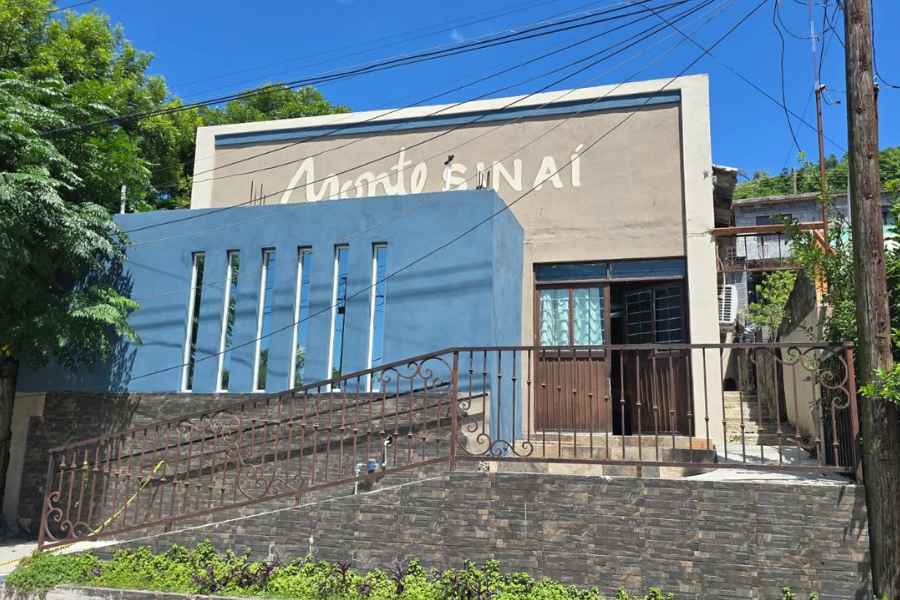 Roban equipo de sonido en iglesia en Montemorelos, Nuevo León