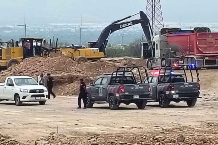 Roban pipa y herramientas en obra de García, Nuevo León