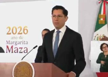 Roberto Velasco alista reunión sobre seguridad con equipo del embajador de EU, Ronald Johnson