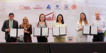 Tampico y Nuevo Laredo firman