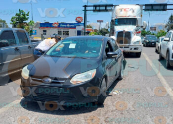 Tractocamión provoca fuerte choque por alcance en Ciudad Victoria, Tamaulipas
