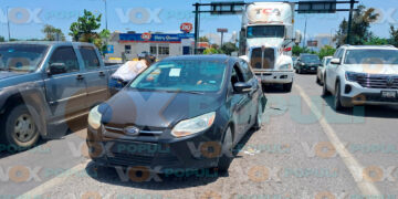 Tractocamión provoca fuerte choque por alcance en Ciudad Victoria, Tamaulipas