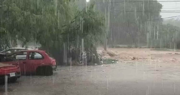 VIDEOS: Lluvias dejan afectaciones en el Área Metropolitana de Monterrey, Nuevo León
