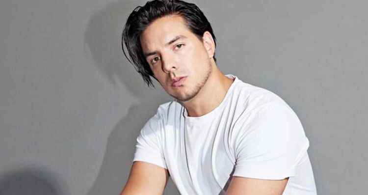 Vadhir Derbez reaparece en redes tras denuncia legal