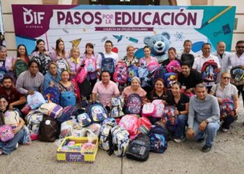 caravana Pasos por la Educación DIF Victoria
