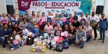 caravana Pasos por la Educación DIF Victoria