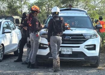 hombre arrastrado por el Río Pesquería