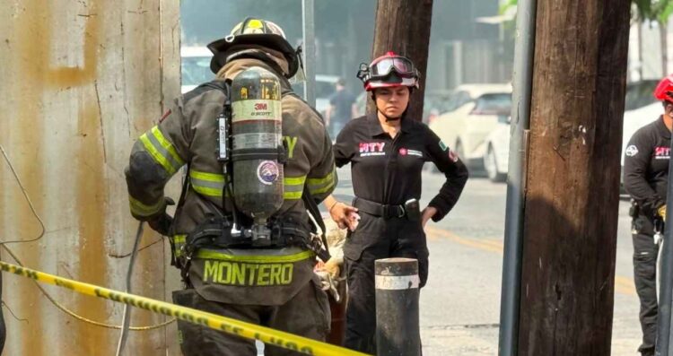_incendio en terreno baldío en Monterrey