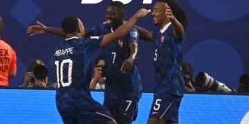 Mbappé y Dembélé Francia Irak