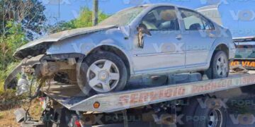 Abandonan vehículo tras chocar contra poste en Ciudad Victoria, Tamaulipas