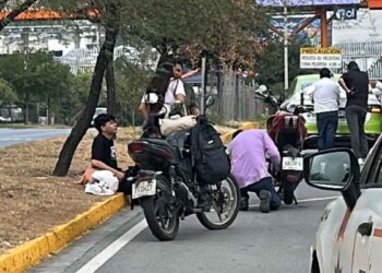 Accidente auto y motocicleta Guadalupe