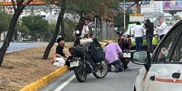 Accidente auto y motocicleta Guadalupe