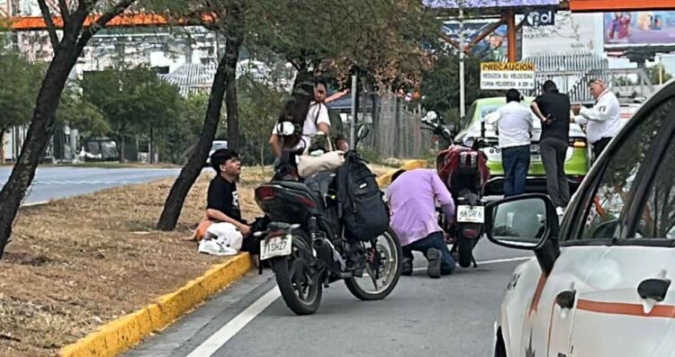 Accidente auto y motocicleta Guadalupe