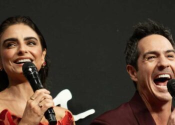 Aislinn Derbez reacciona a incómoda pregunta sobre Mauricio Ochmann
