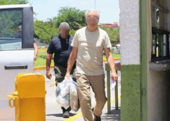 Así salió de prisión Víctor 'R', exdirector de Pemex; seguirá proceso en libertad