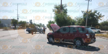 Cambio de carril sin precaución causa fuerte choque entre camionetas en Ciudad Victoria, Tamaulipas