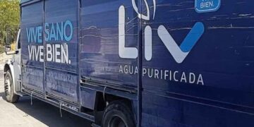 Camión de agua choca en Nuevo Laredo