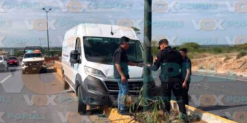 Camioneta accidente en Victoria