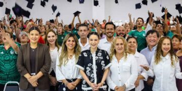 Celebran graduación y entrega de constancias de los CEDIF Victoria