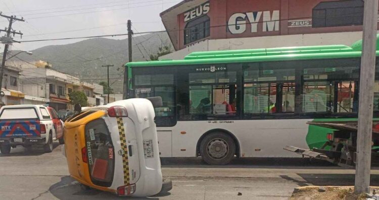 choque con volcadura El Porvenir
